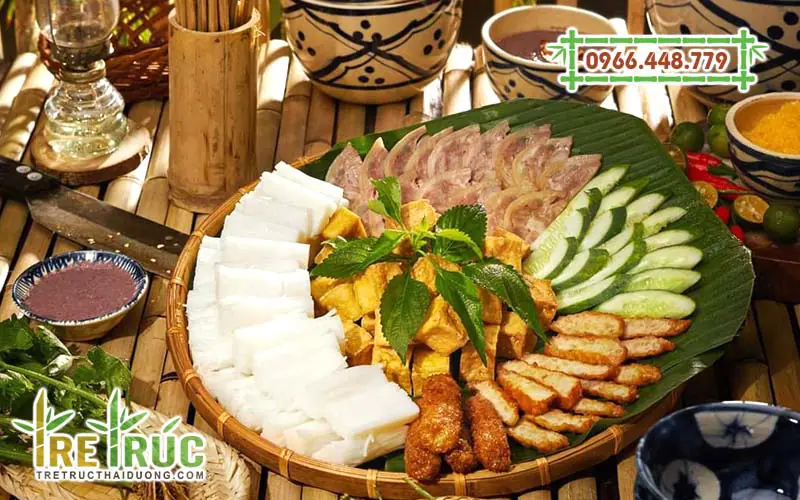 Mẹt tre đựng bún đậu mắm tôm