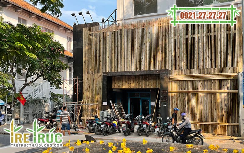 thi cong op truc trang tri mat tien nha hang