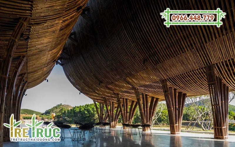 Nhà tre đón khách tại Hương An Viên, TP Huế