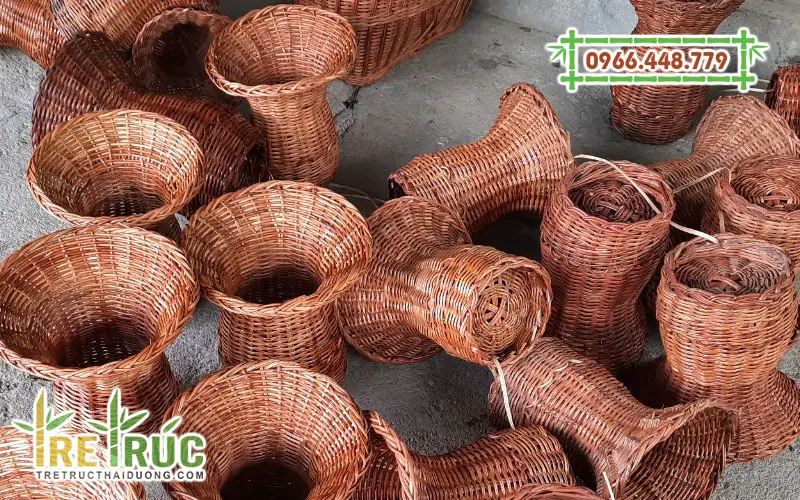 Giỏ đan bằng guột