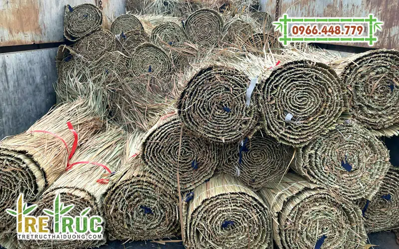ban-co-tranh-lop-nha-gia-re-tai-tphcm.jpg.webp